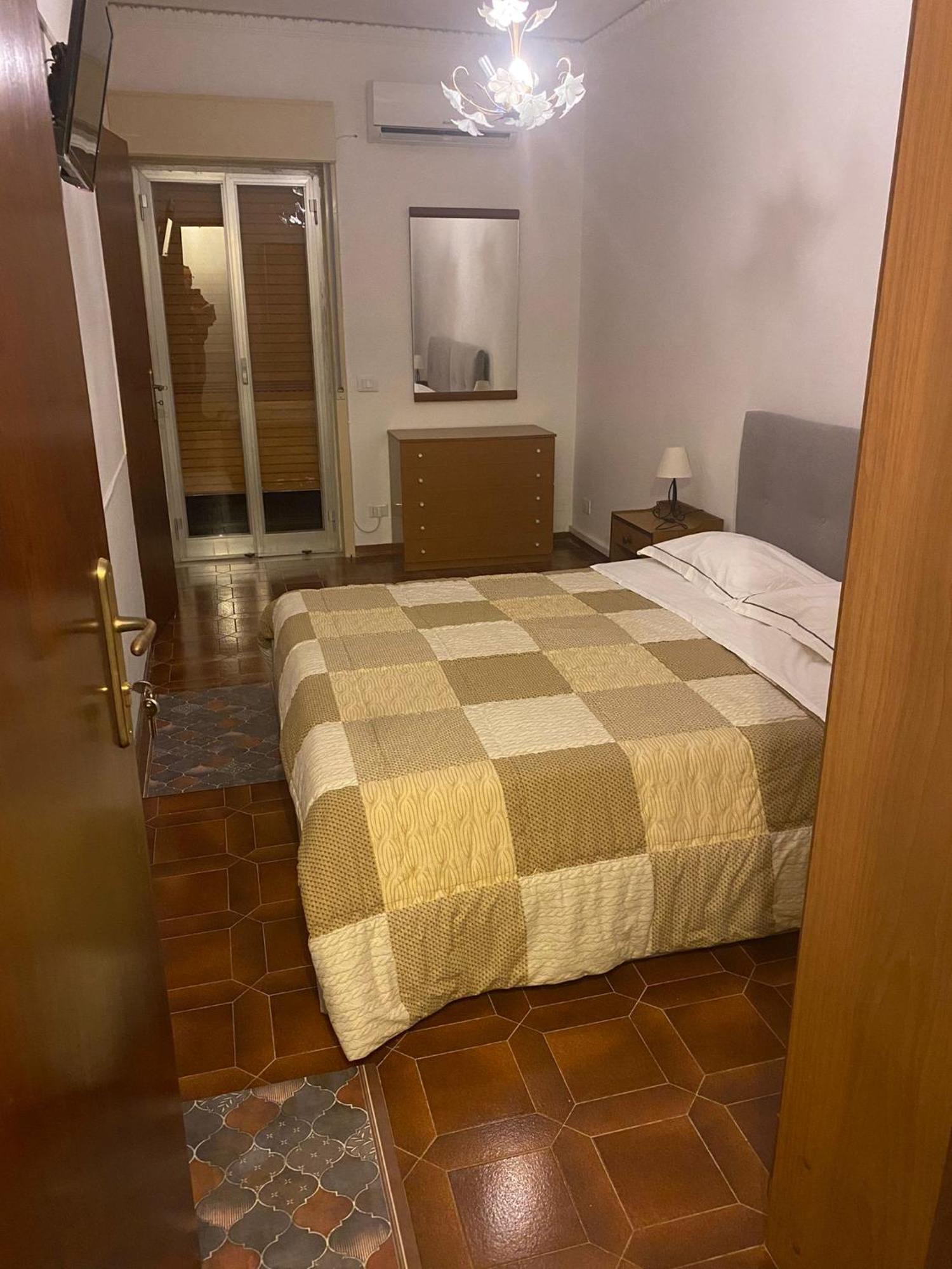 Mi 'Ffaciu E Mi Ricriu Casa Vacanze カステルモーラ エクステリア 写真