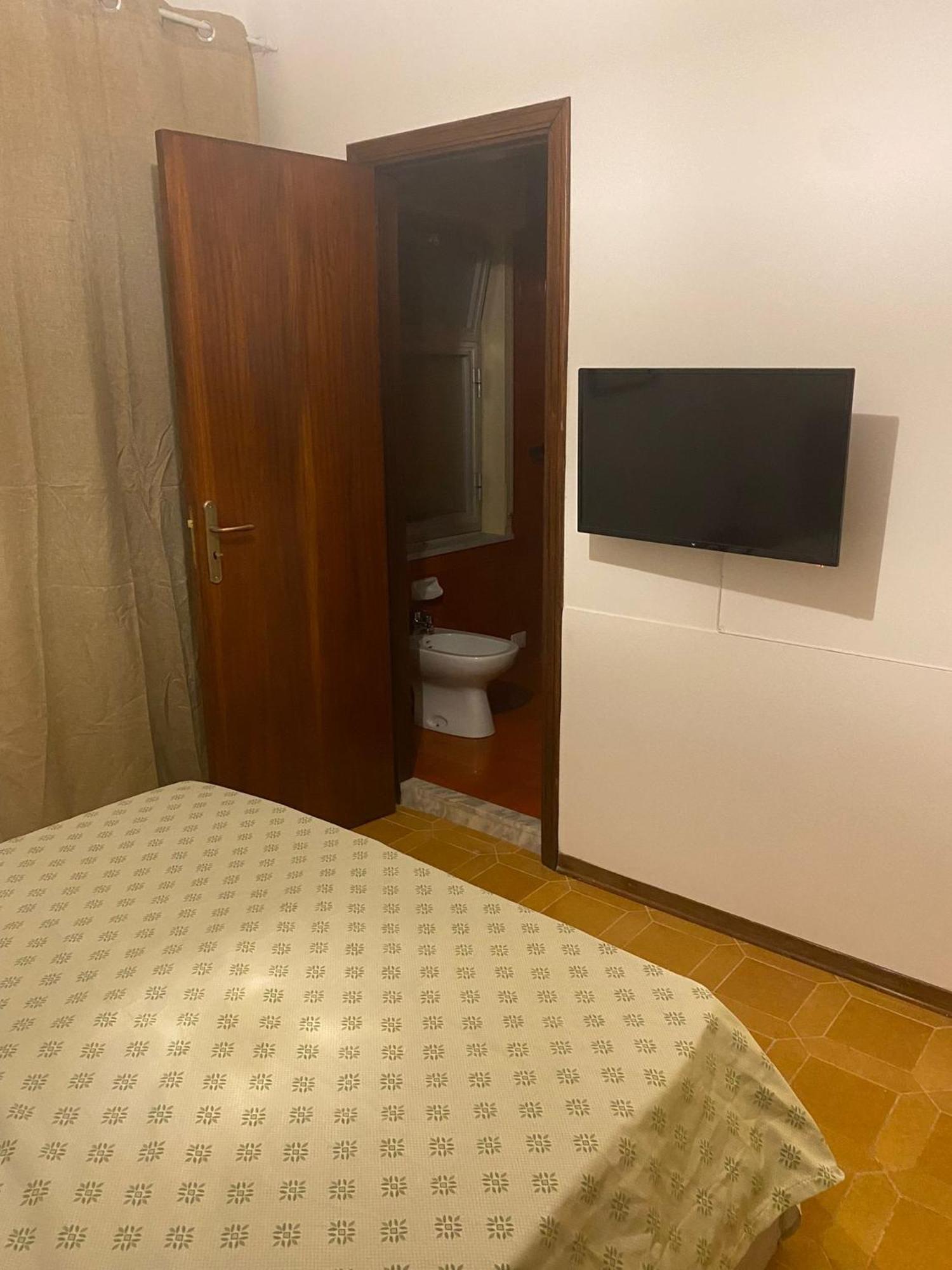 Mi 'Ffaciu E Mi Ricriu Casa Vacanze カステルモーラ エクステリア 写真